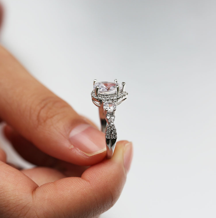 Drop-shaped zircon fashion ring
